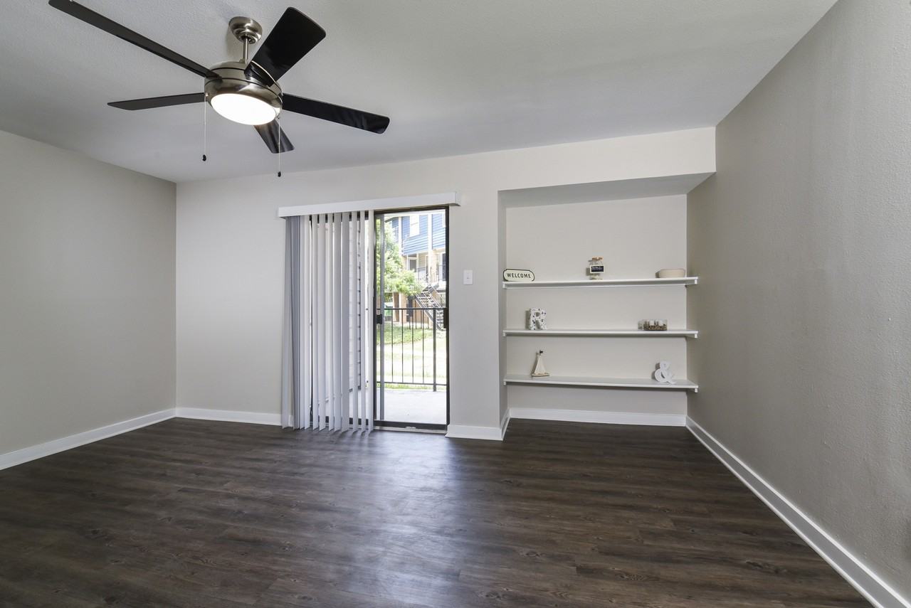 600 Barwood Park #821 - Photo 4 of 9