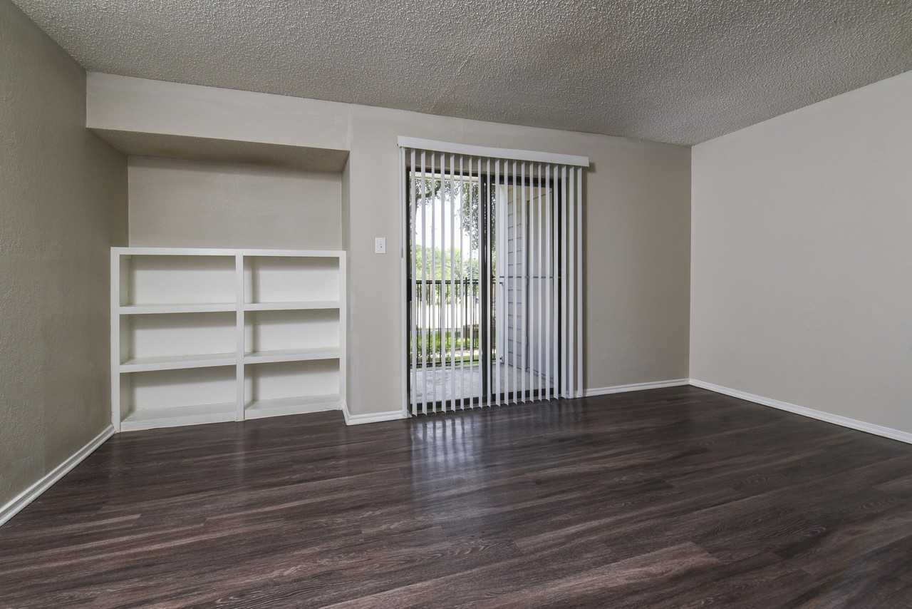 600 Barwood Park #821 - Photo 5 of 9