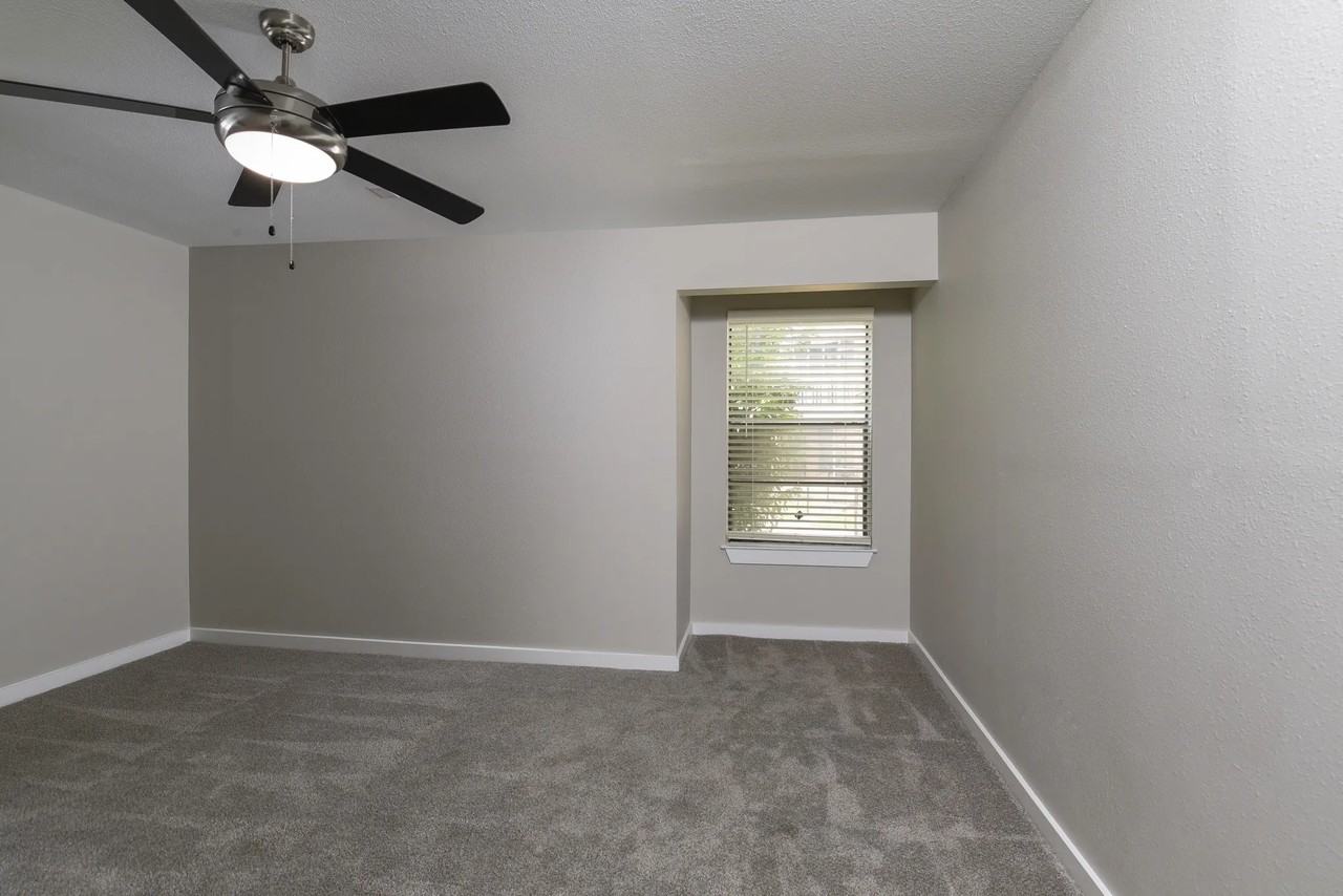 600 Barwood Park #821 - Photo 7 of 9