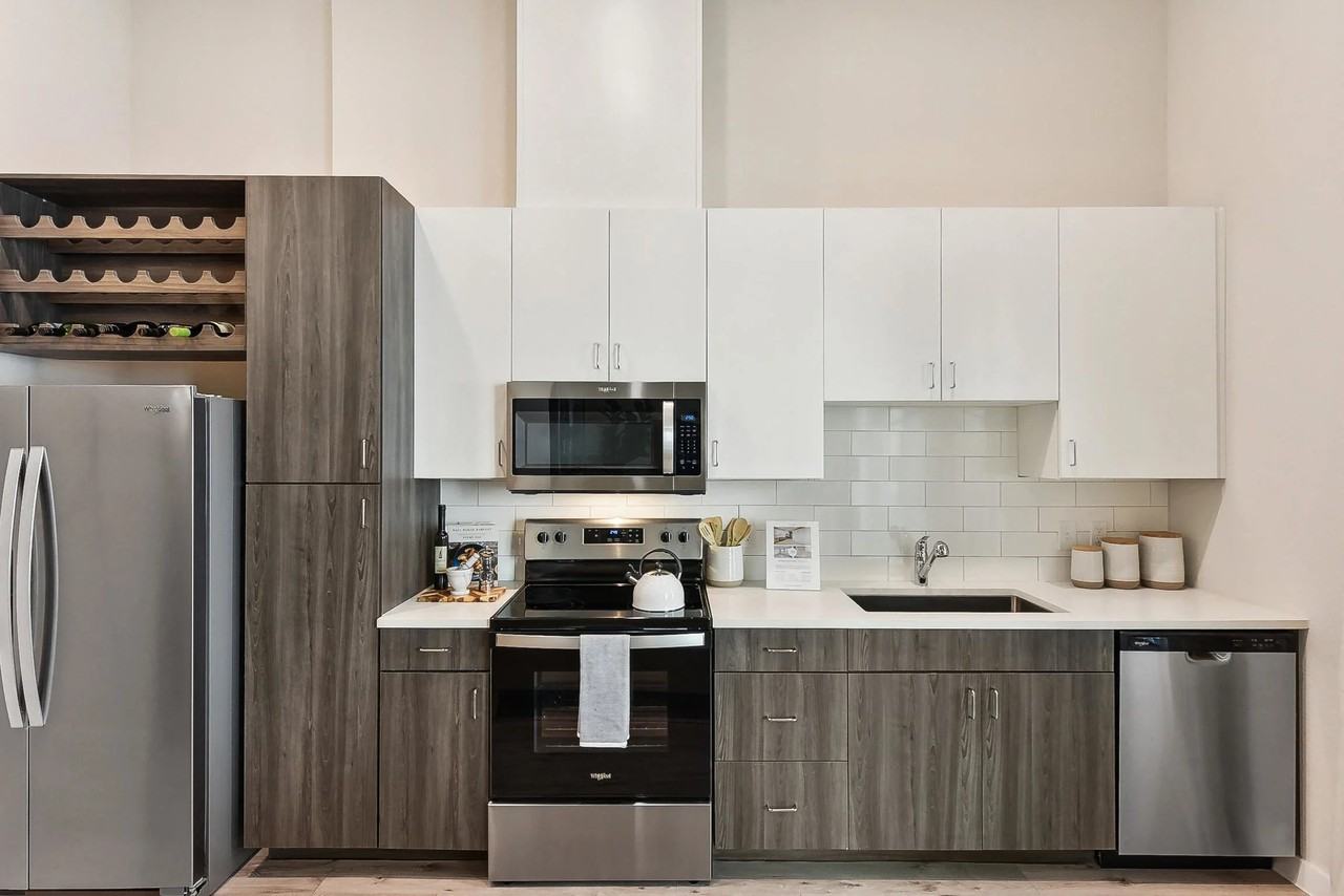 6007 N Interstate 35 #235