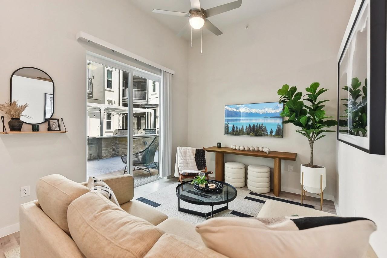 6007 N Interstate 35 #235 - Photo 3 of 15