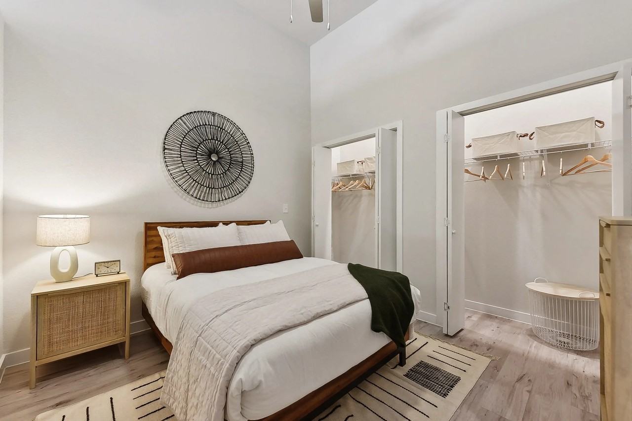 6007 N Interstate 35 #235 - Photo 4 of 15