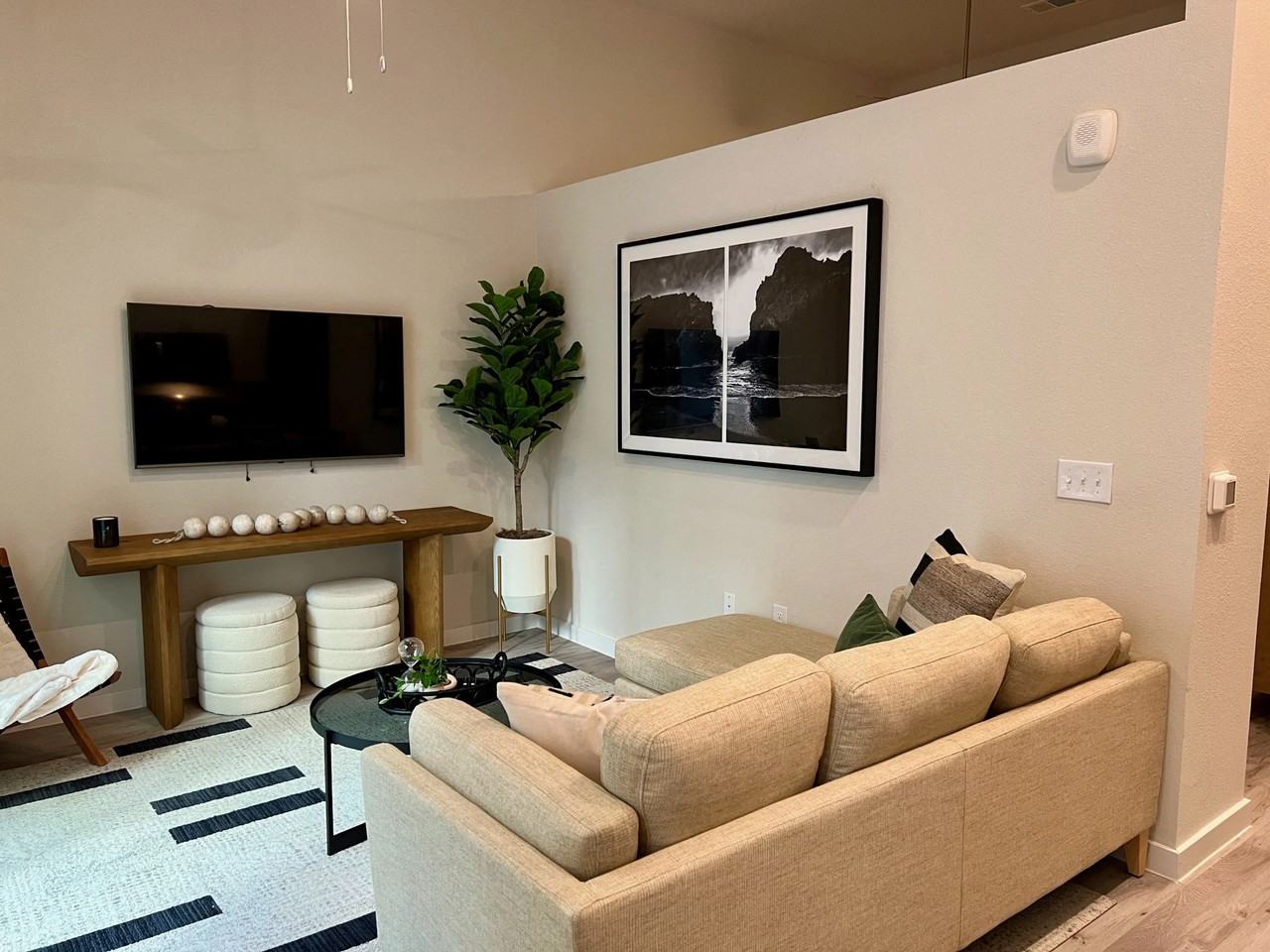 6007 N Interstate 35 #235 - Photo 5 of 15