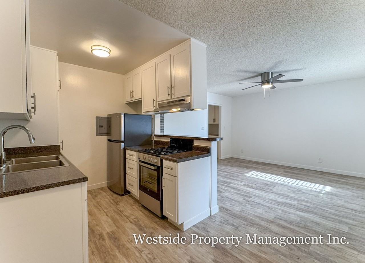 45 Rose Ave #6 - Photo 2 of 34