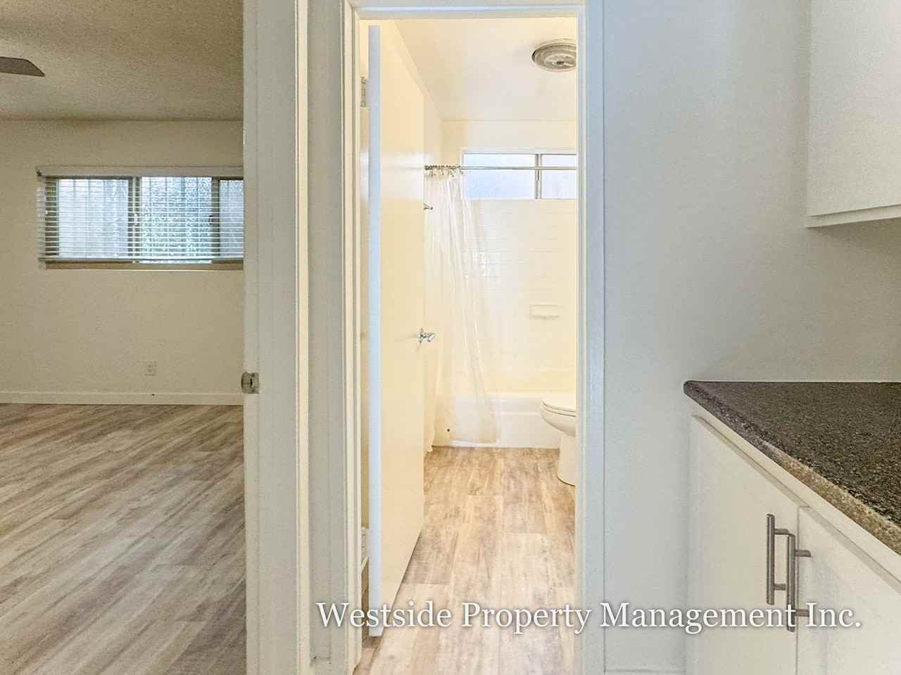 45 Rose Ave #6 - Photo 3 of 34