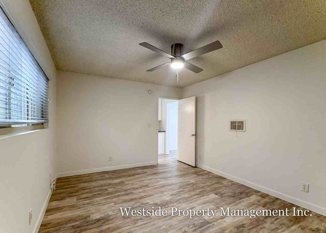 45 Rose Ave #6 - Photo 5 of 34