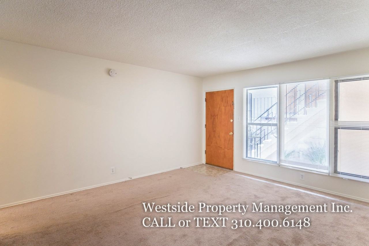 808 6th St #4 - Photo 6 of 14