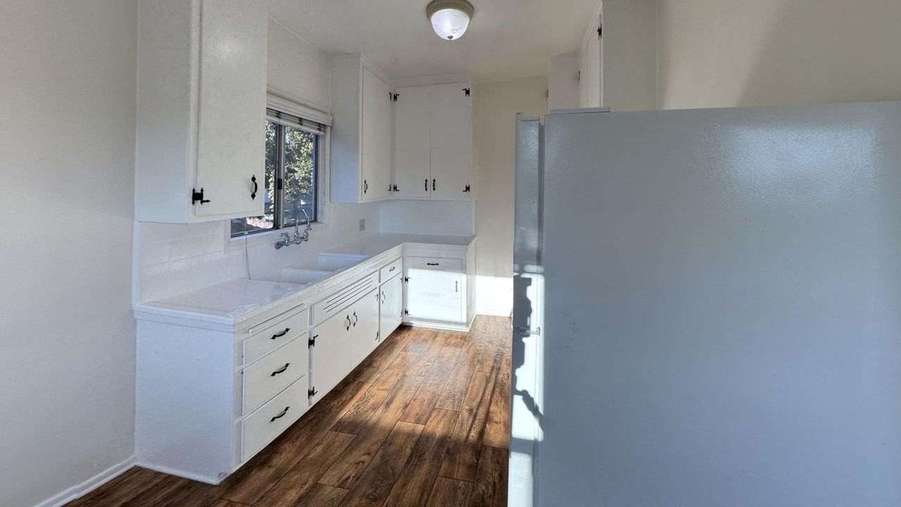 1317 18th St #D - Photo 2 of 17