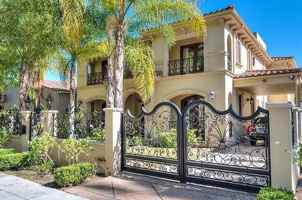 featured image of 332 S Almont Dr