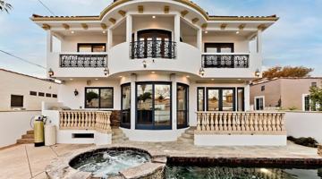 featured image of 332 S Almont Dr