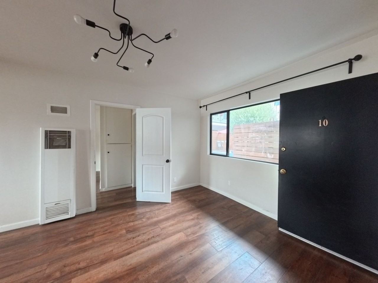 6607 N Figueroa St #10 - Photo 3 of 25