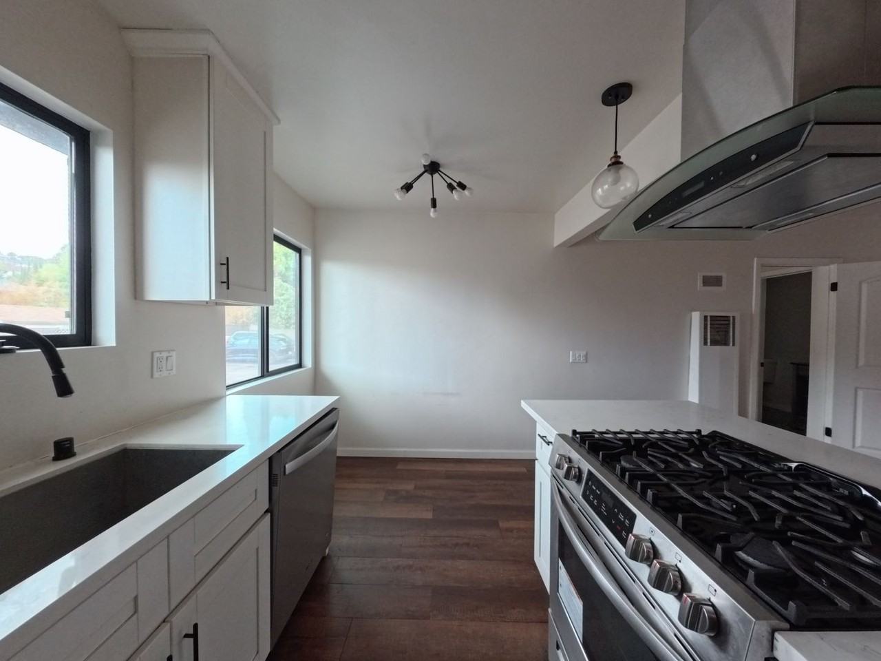 6607 N Figueroa St #10 - Photo 4 of 25