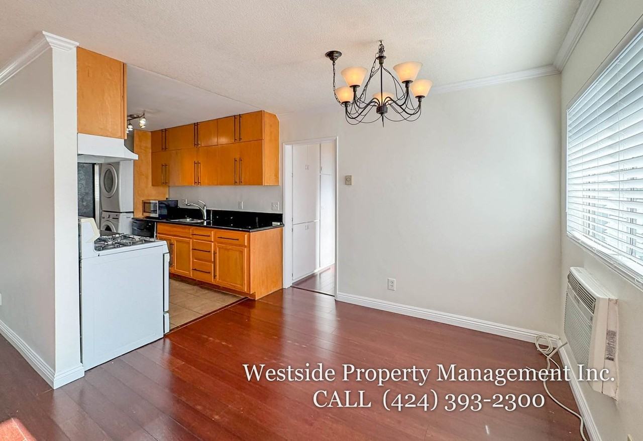 1827 S Barrington Ave #208 - Photo 6 of 21