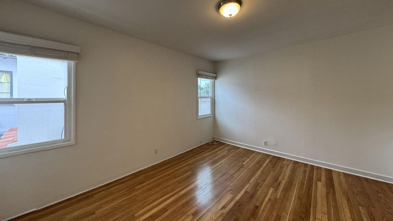 25 19th Ave #E - Photo 5 of 17