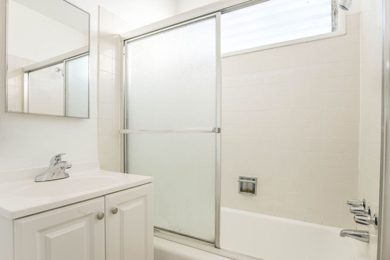 25 19th Ave #E - Photo 7 of 17