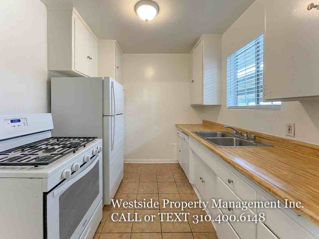 244 S Doheny Dr #246 - Photo 6 of 17