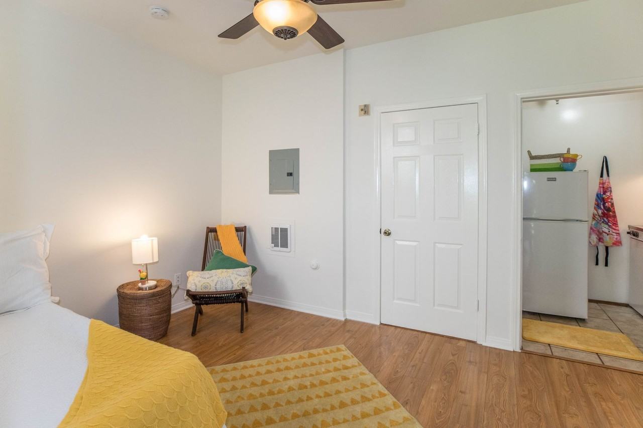 1117 3rd St #5 - Photo 3 of 16