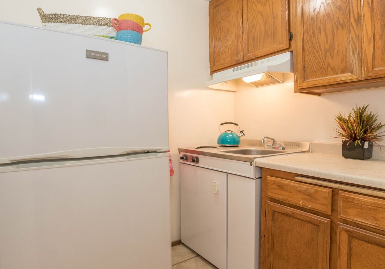 1117 3rd St #5 - Photo 5 of 16