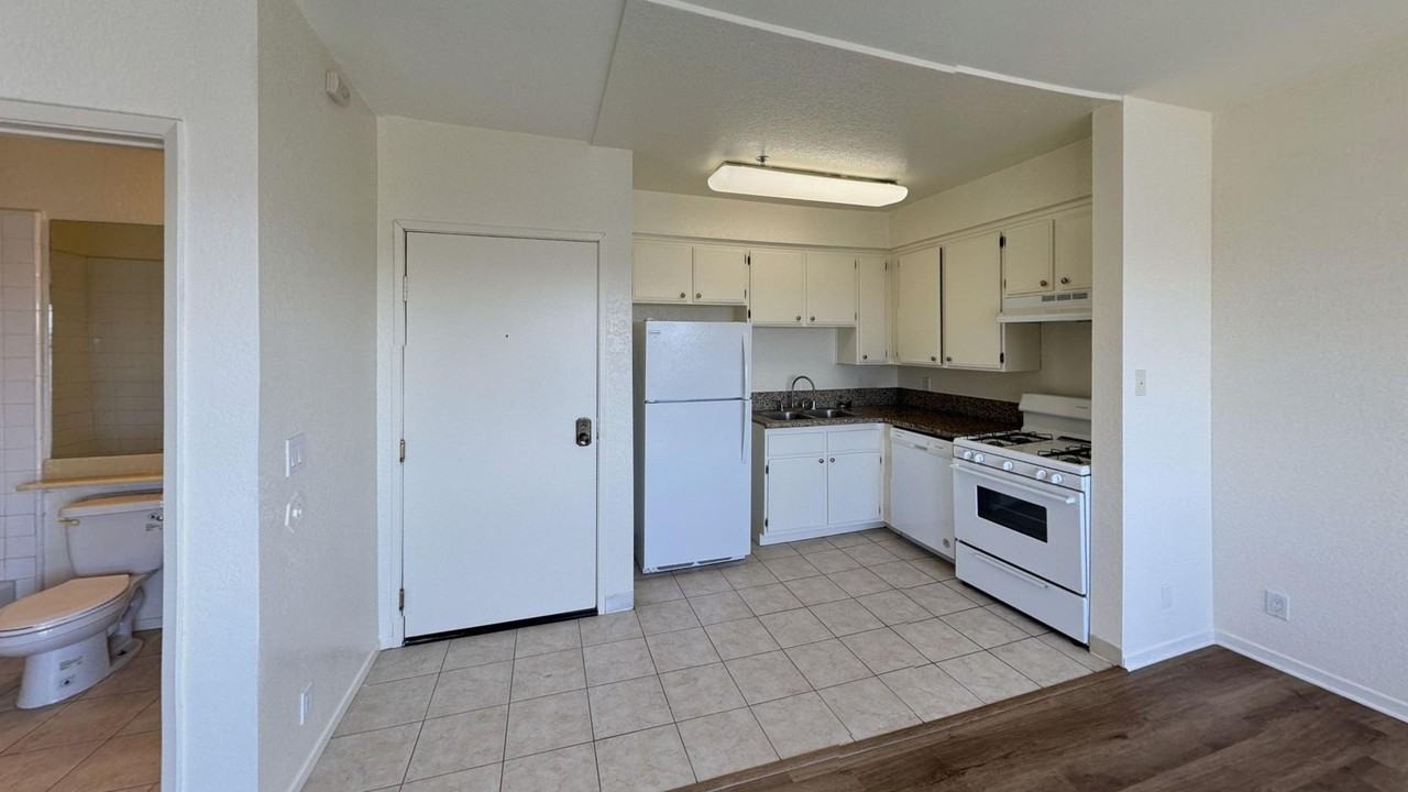 3848 Overland Ave #305 - Photo 2 of 9