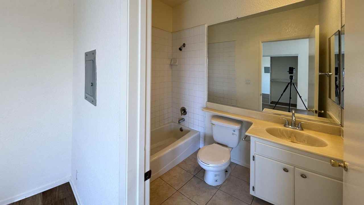 3848 Overland Ave #305 - Photo 4 of 9