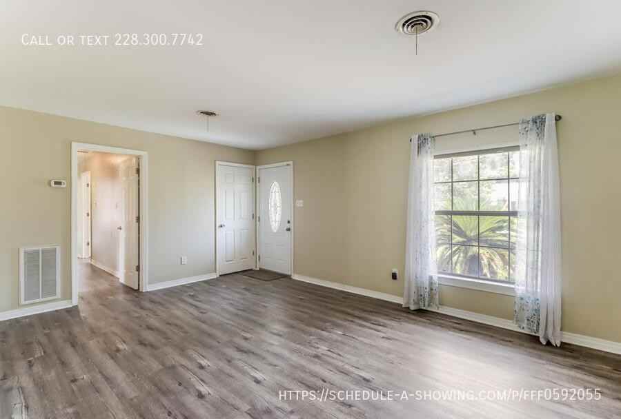 139 Beachview Ave - Photo 3 of 24