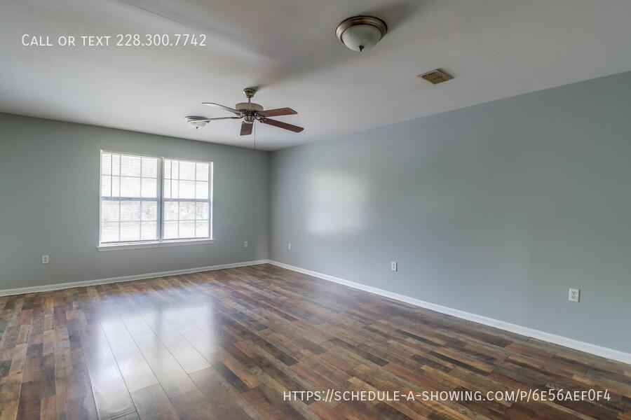 124 30th 1/2 St #B - Photo 6 of 11