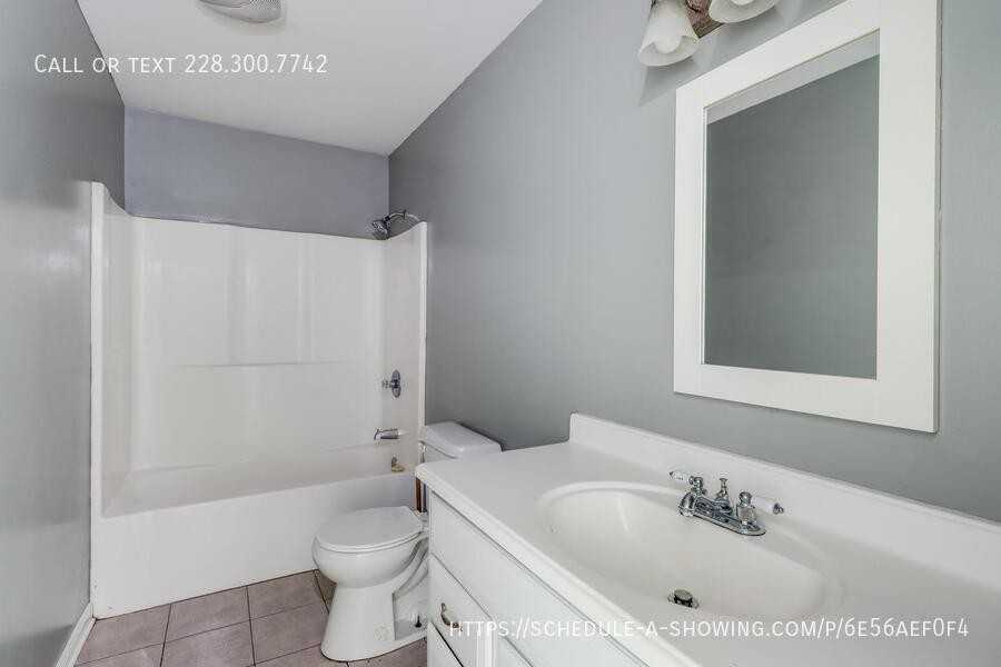 124 30th 1/2 St #B - Photo 7 of 11