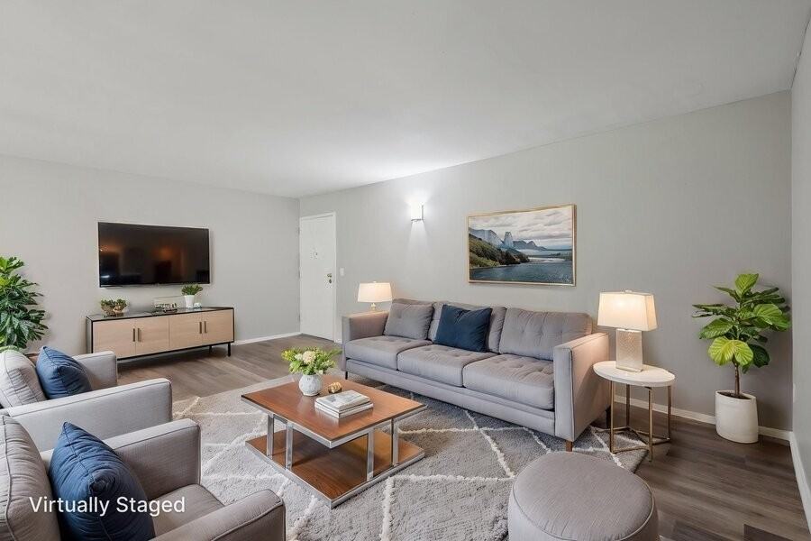 3800 Dina Ter #3803-1 - Photo 4 of 16