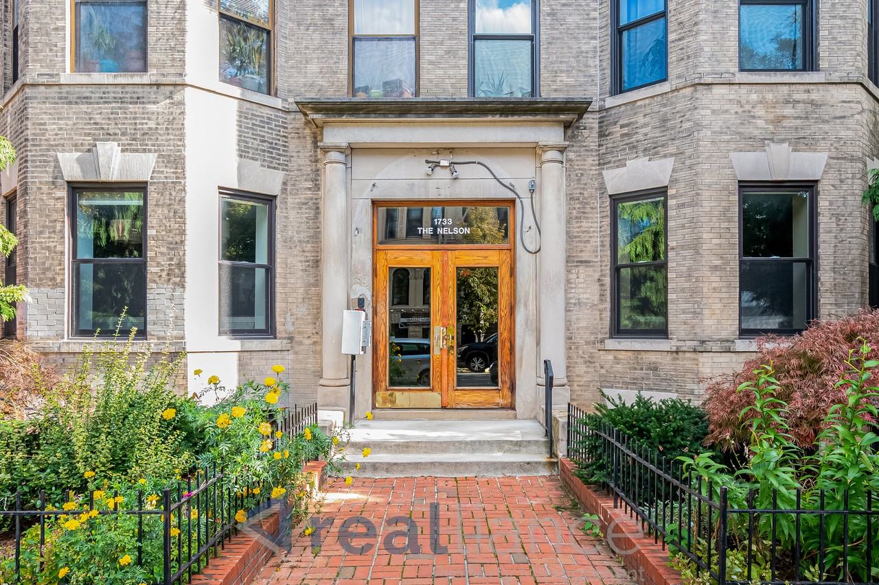 1733 20th St Nw #304 - Photo 2 of 15