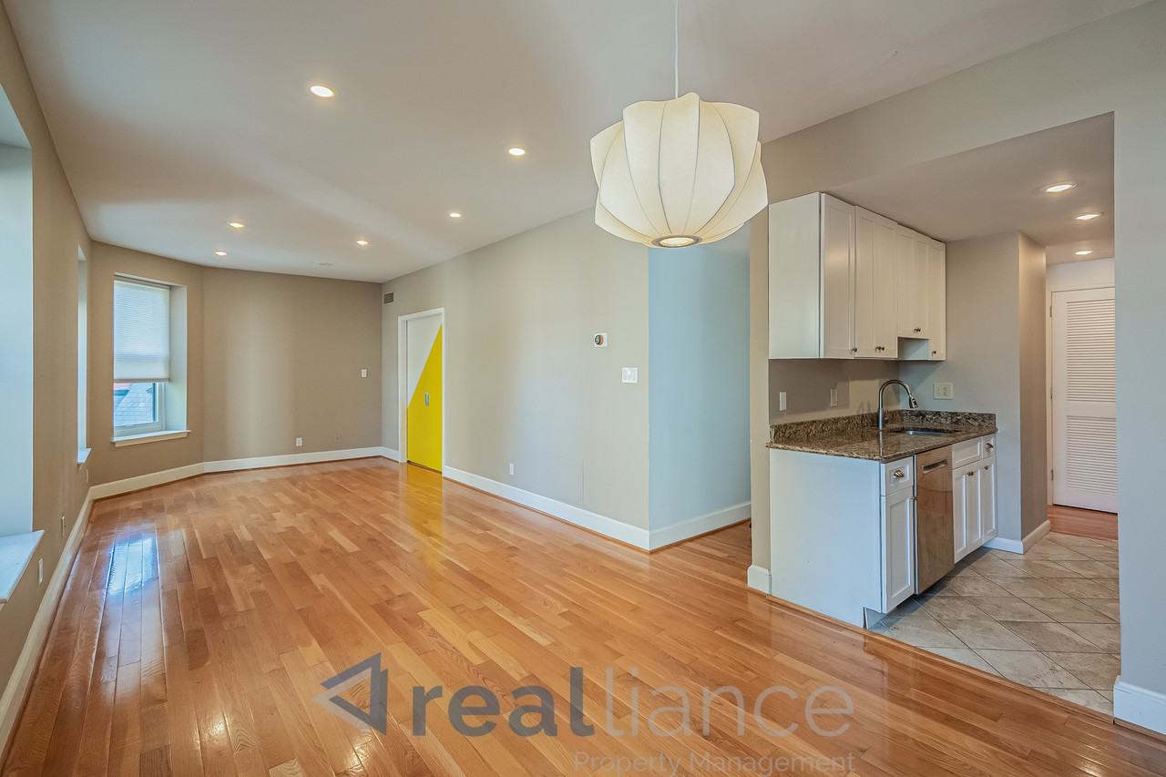 1733 20th St Nw #304 - Photo 6 of 15