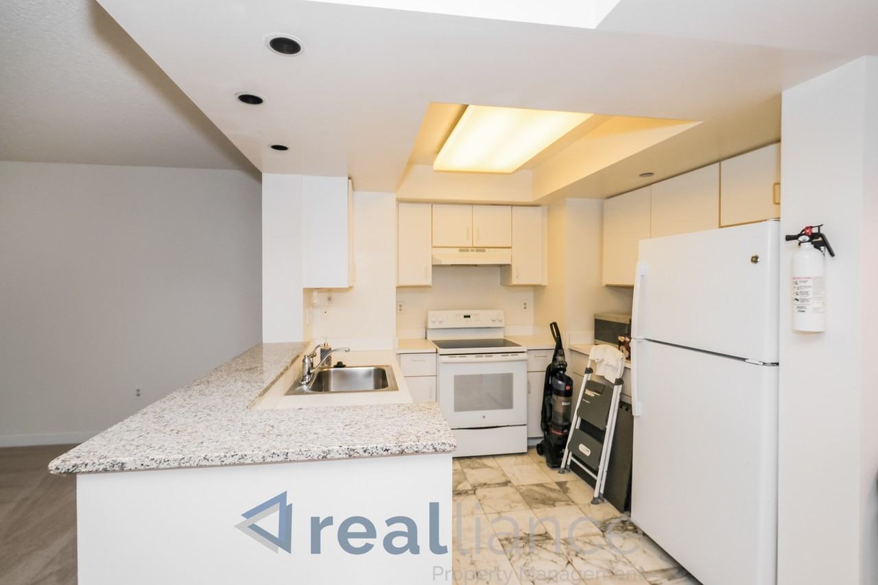 1275 25th St Nw #602 - Photo 5 of 15