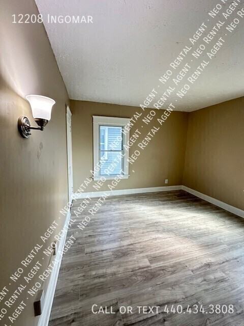 12208 Ingomar Ave - Photo 4 of 10