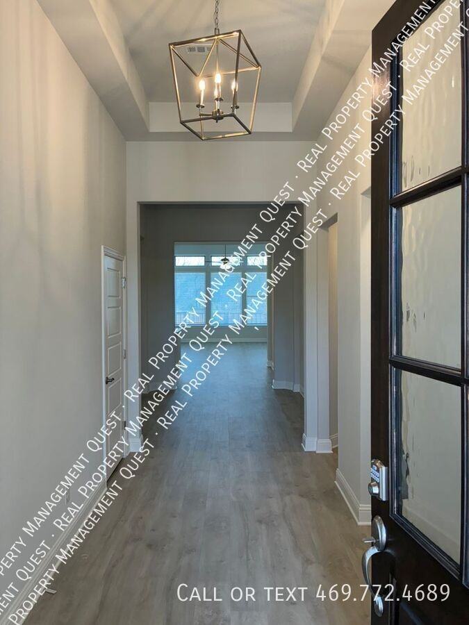 1862 Silver Birch Rd - Photo 2 of 15