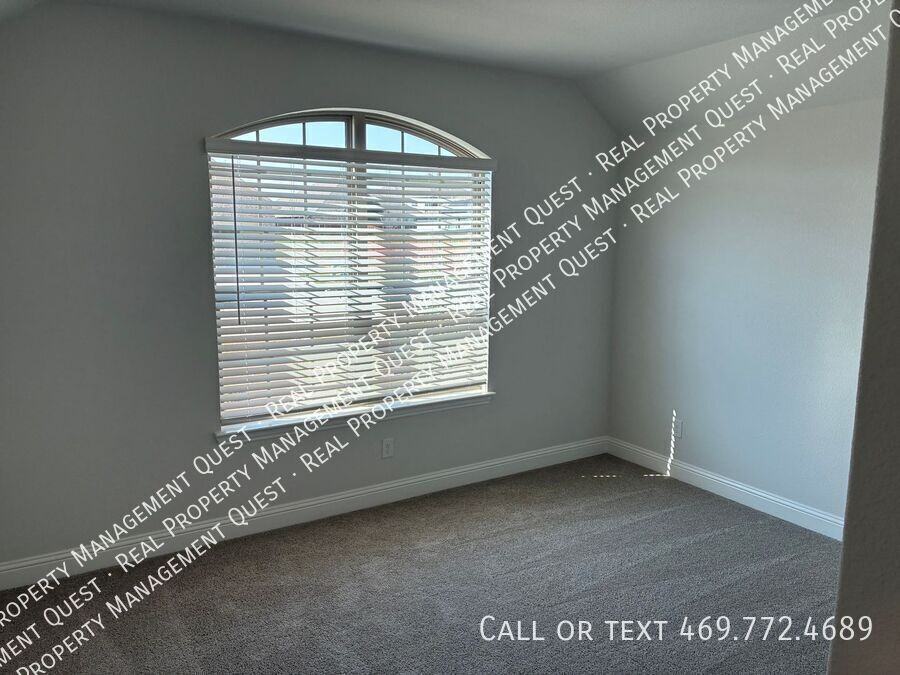 1862 Silver Birch Rd - Photo 7 of 15