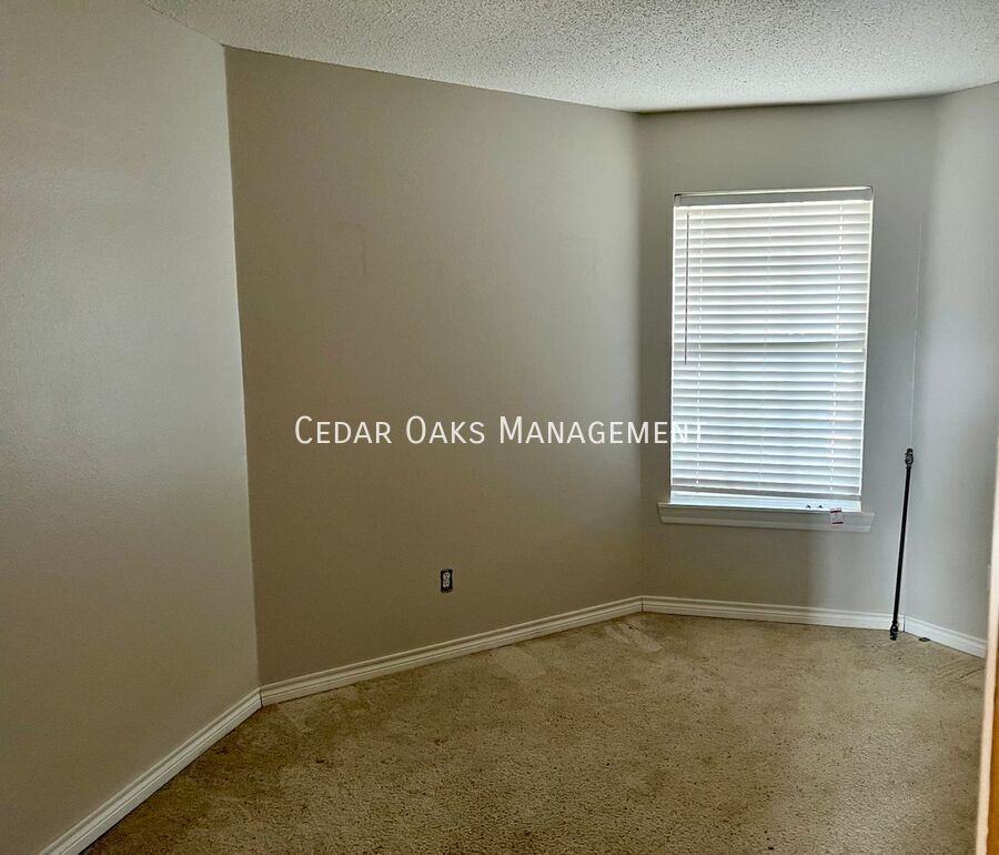 503 Amy Ave - Photo 4 of 7