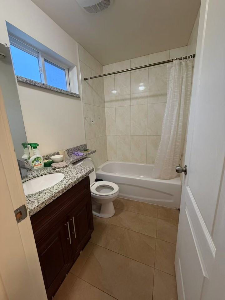 1600 Nootka Street - Photo 6 of 7