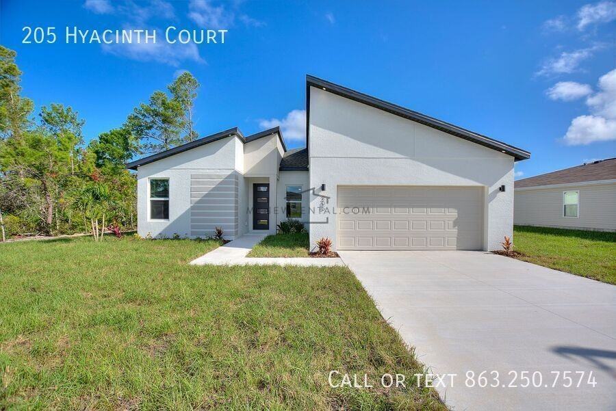 205 Hyacinth Ct
