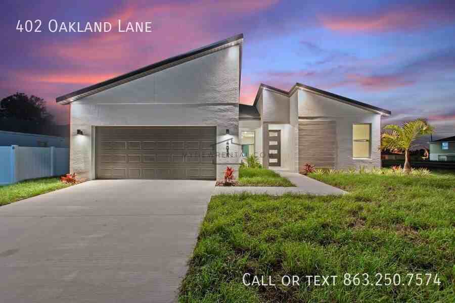 402 Oakland Ln - Photo 3 of 34