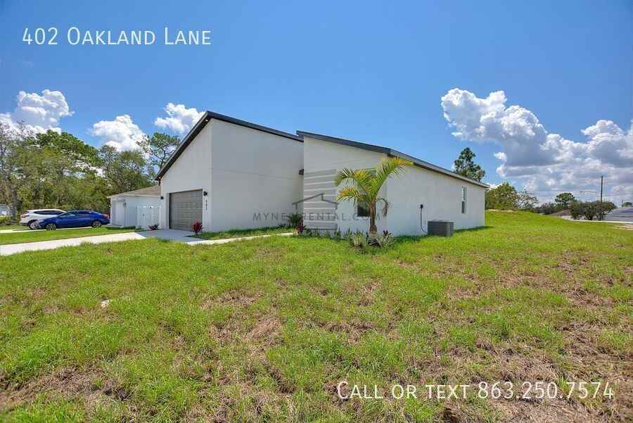 402 Oakland Ln - Photo 6 of 34