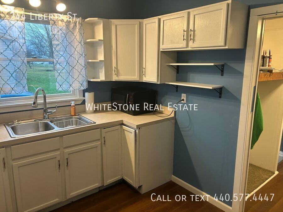 244 Liberty St - Photo 3 of 21