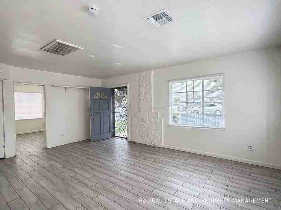 7210 N 55th Dr - Photo 3 of 26