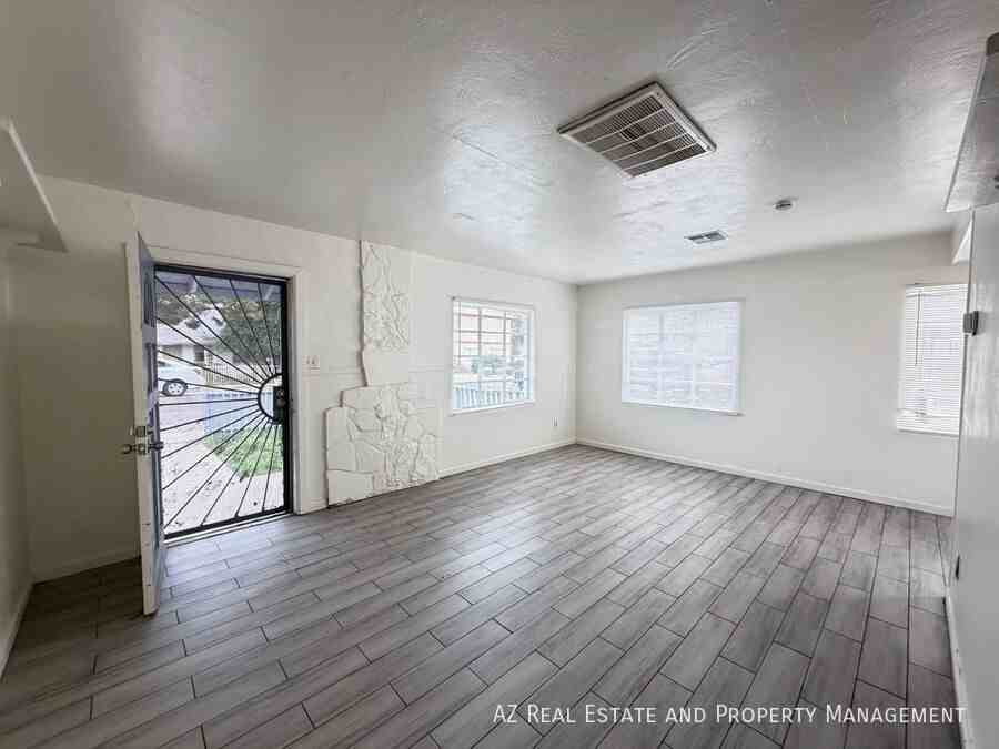 7210 N 55th Dr - Photo 5 of 26