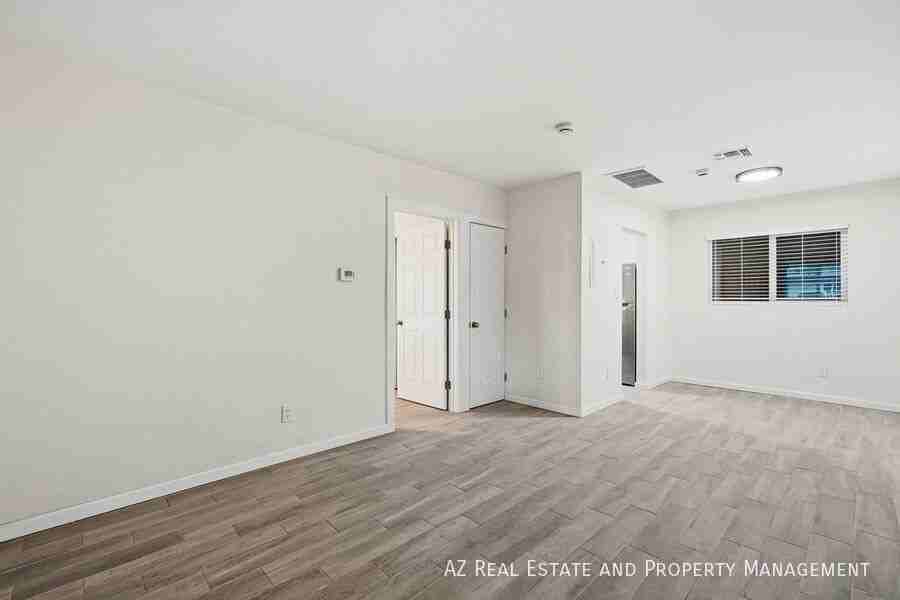 1804 E Coronado Rd #B - Photo 6 of 15