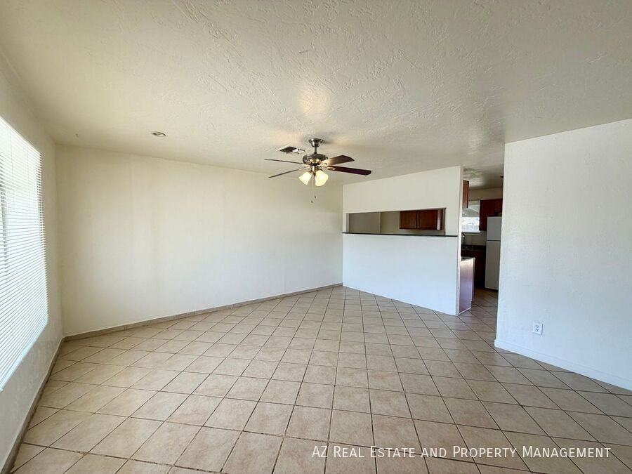 4412 N 50th Ave - Photo 4 of 28