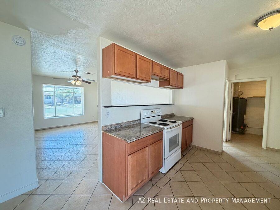 4412 N 50th Ave - Photo 5 of 28