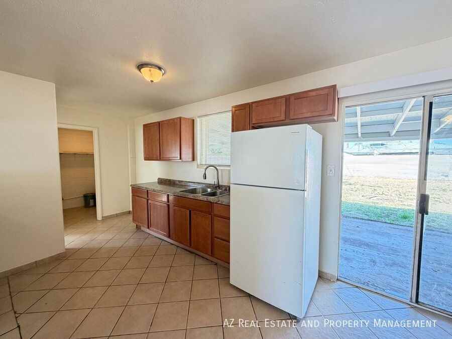 4412 N 50th Ave - Photo 6 of 28