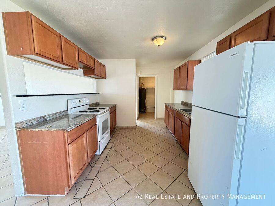 4412 N 50th Ave - Photo 7 of 28
