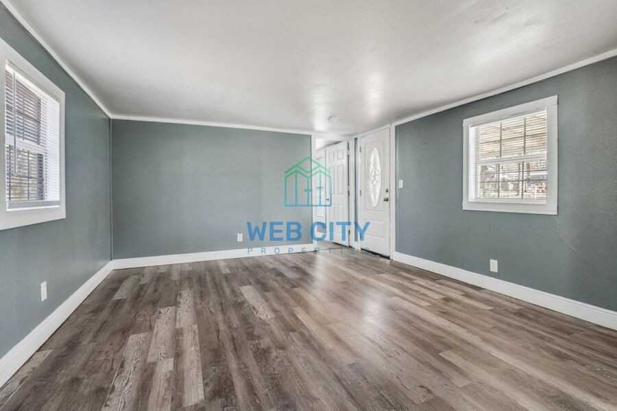 15391 Flud Rd - Photo 3 of 12