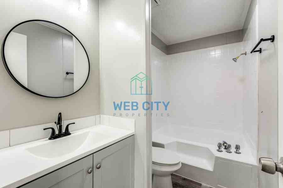 232 Alexandria St - Photo 6 of 12