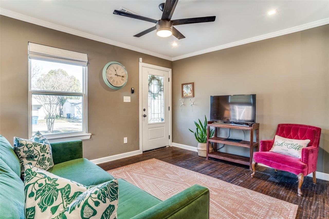 1718 Berkley Ave - Photo 2 of 11